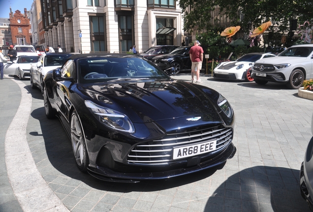 Aston Martin DB12 Volante