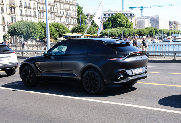 Aston Martin DBX