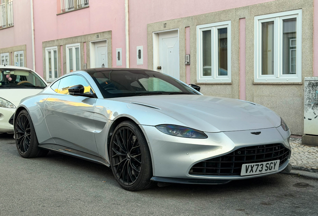 Aston Martin V8 Vantage 2018