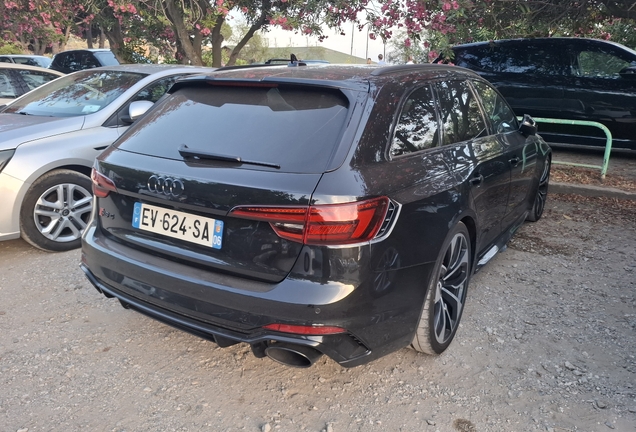 Audi RS4 Avant B9