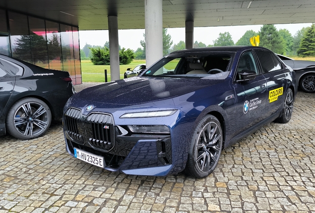 BMW M760e xDrive
