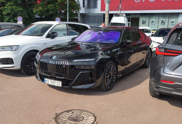 BMW M760e xDrive