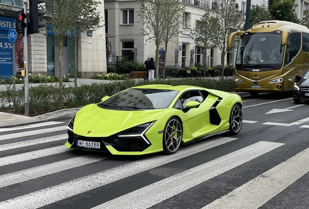 Lamborghini Revuelto