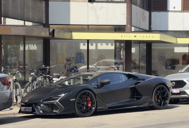 Lamborghini Revuelto