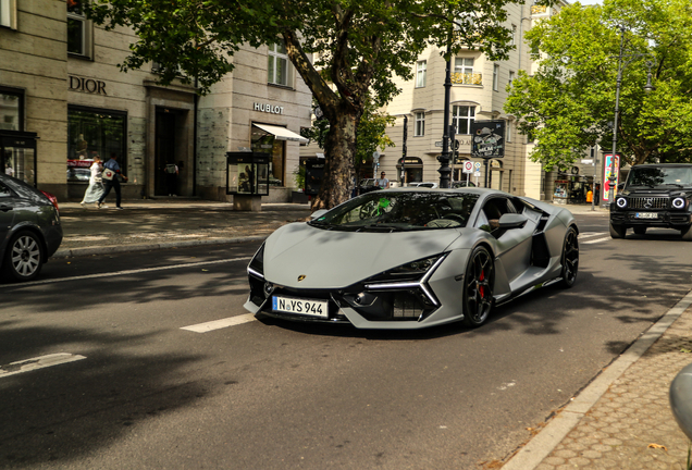 Lamborghini Revuelto