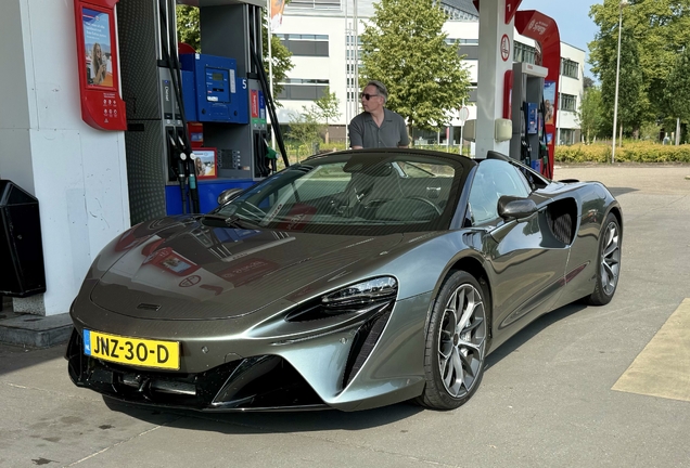 McLaren Artura Spider