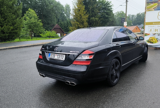 Mercedes-Benz S 65 AMG V221