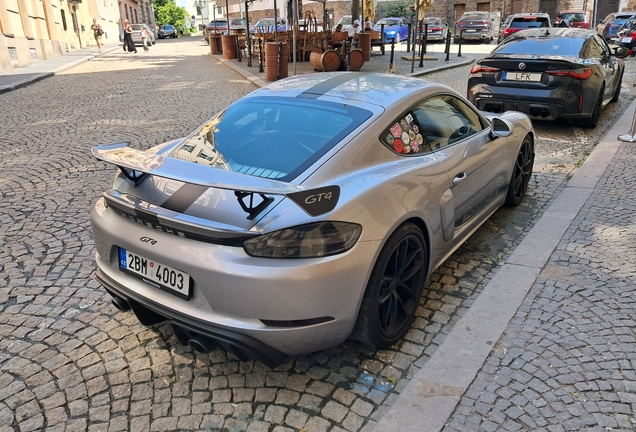 Porsche 718 Cayman GT4