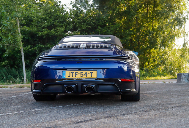 Porsche 992 Carrera 4 GTS Cabriolet MkII