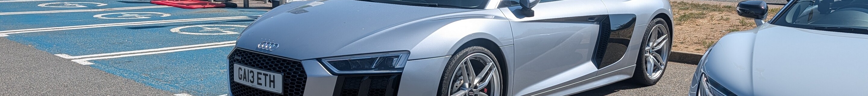 Audi R8 V10