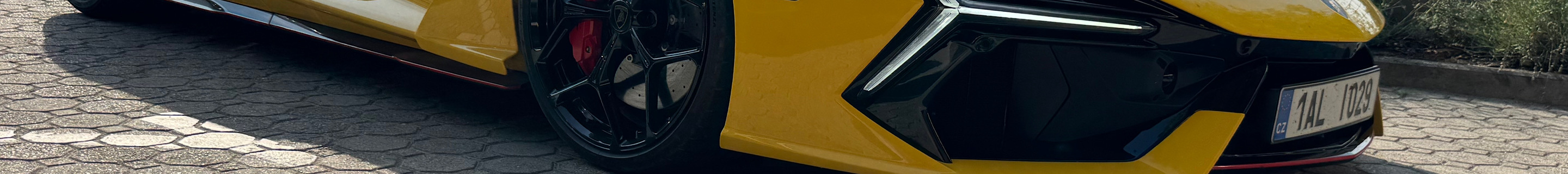 Lamborghini Revuelto