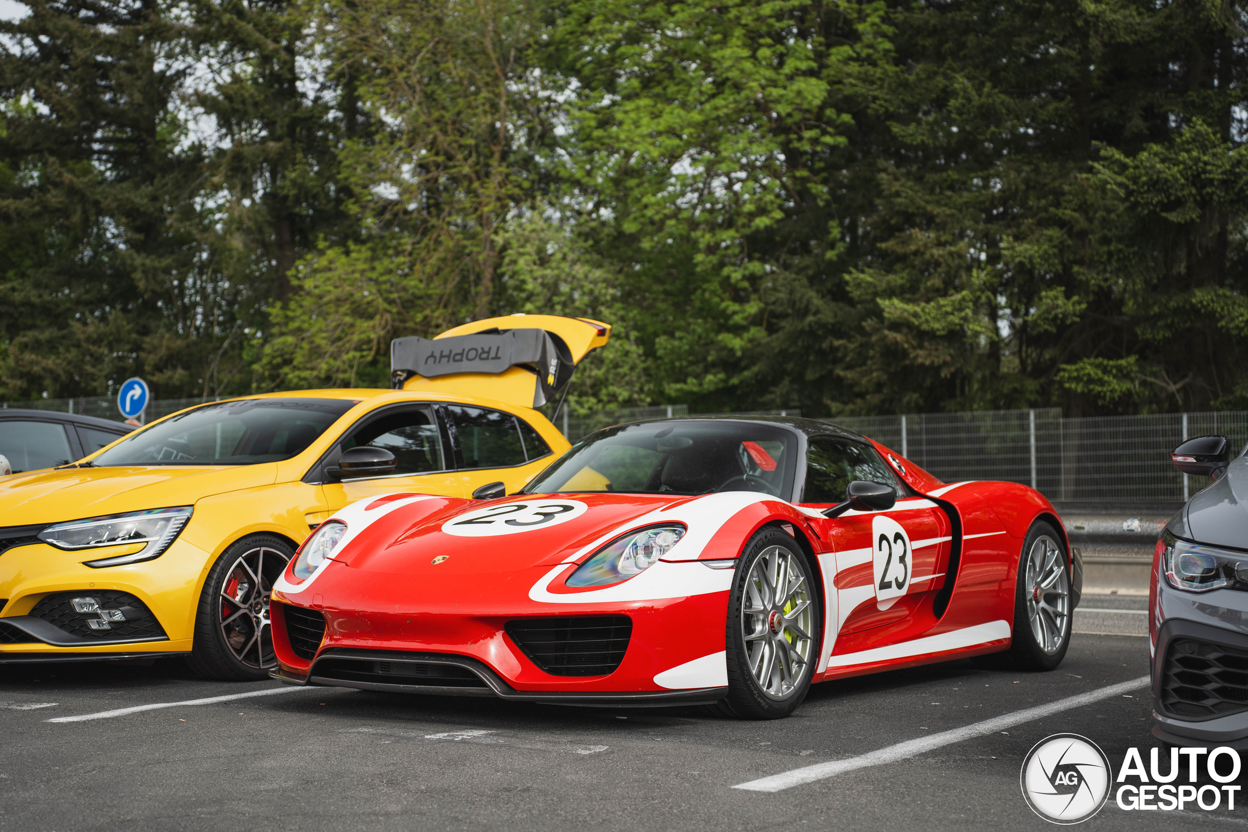 Porsche 918 Spyder Weissach Package
