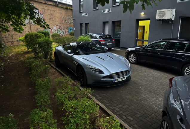 Aston Martin DB11