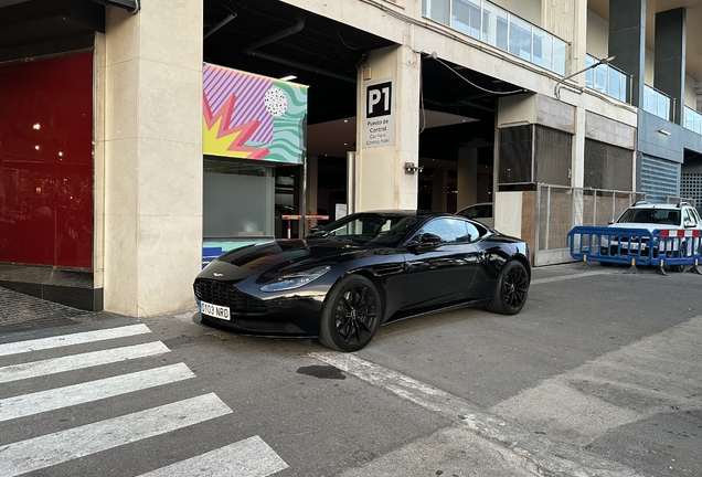 Aston Martin DB11