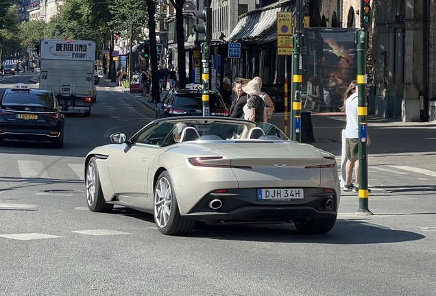 Aston Martin DB11 V8 Volante