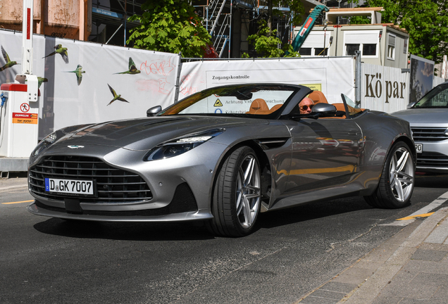 Aston Martin DB12 Volante
