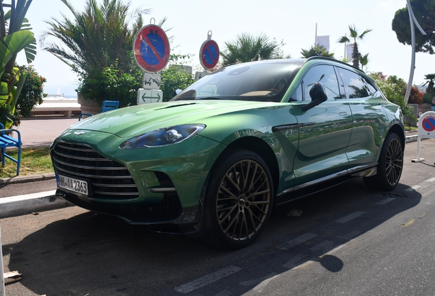 Aston Martin DBX707