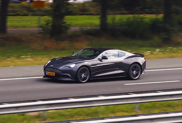 Aston Martin Vanquish 2013