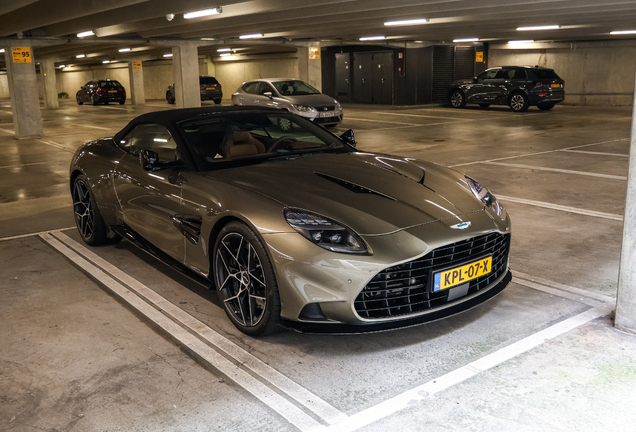 Aston Martin Vanquish Volante 2025