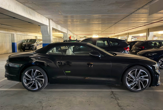 Bentley Continental GTC 2025