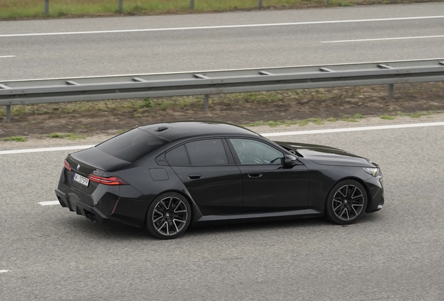 BMW M5 G90