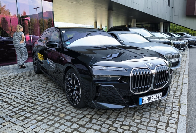 BMW M760e xDrive