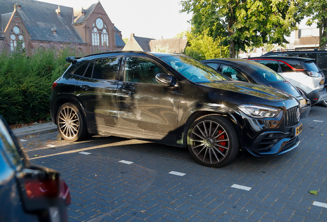 Mercedes-AMG GLA 45 H247