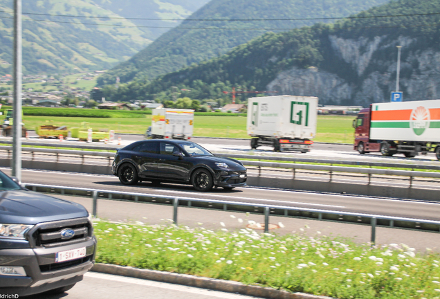 Porsche Macan EV Turbo