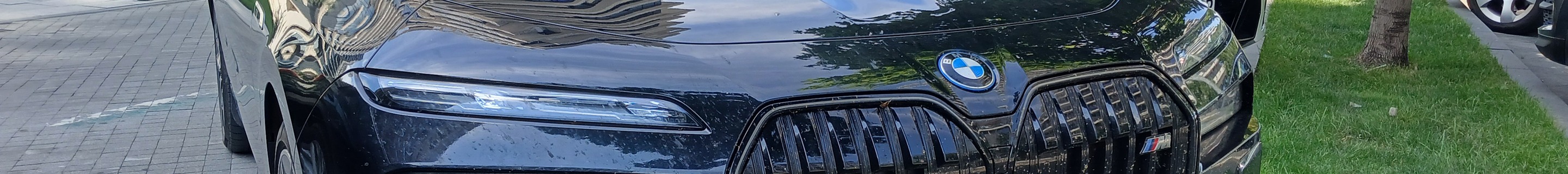 BMW M760e xDrive