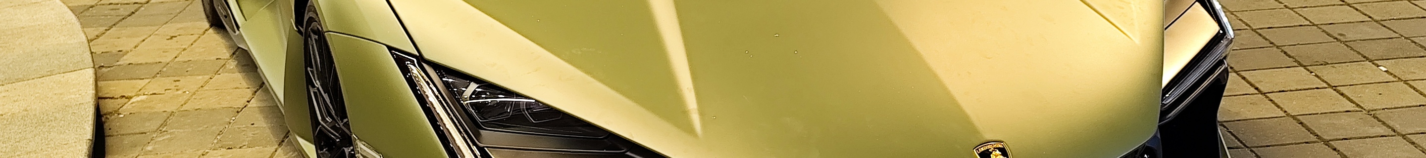 Lamborghini Revuelto