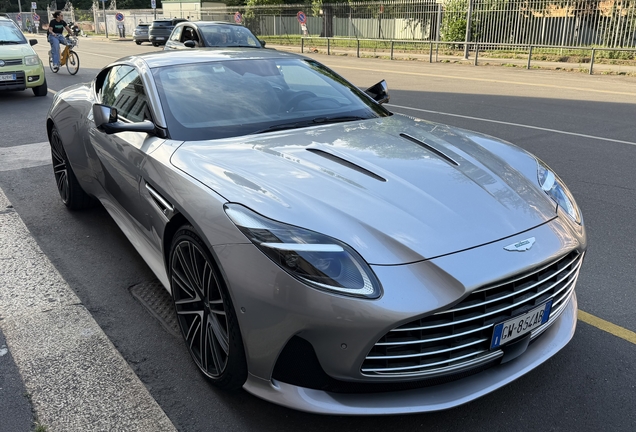 Aston Martin DB12