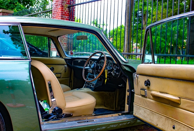 Aston Martin DB6 Superleggera