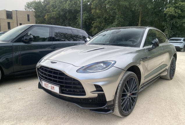 Aston Martin DBX707