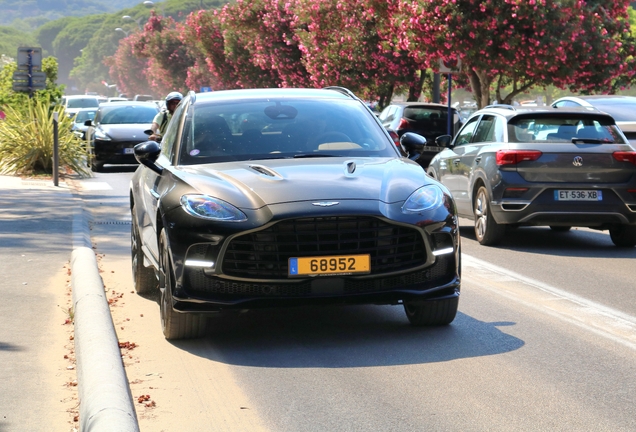 Aston Martin DBX707