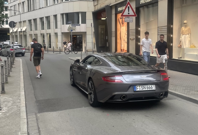 Aston Martin Vanquish 2013