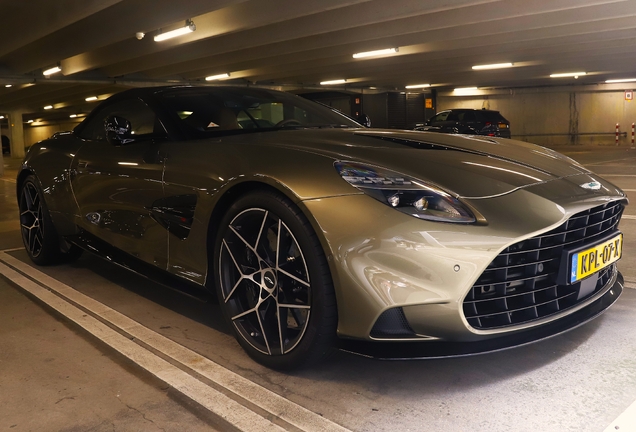 Aston Martin Vanquish Volante 2025