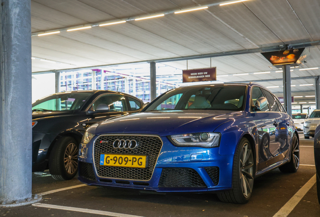 Audi RS4 Avant B8