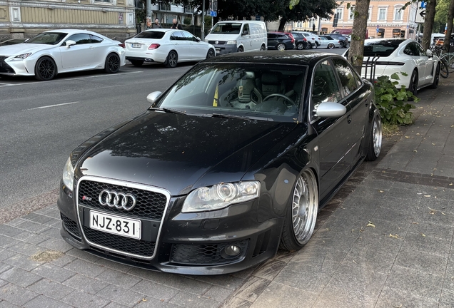 Audi RS4 Sedan