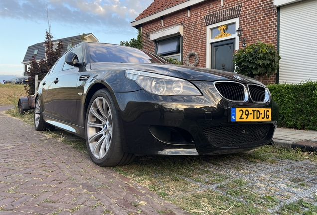 BMW M5 E60 2005