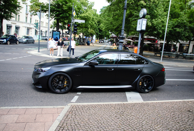 BMW M5 G90