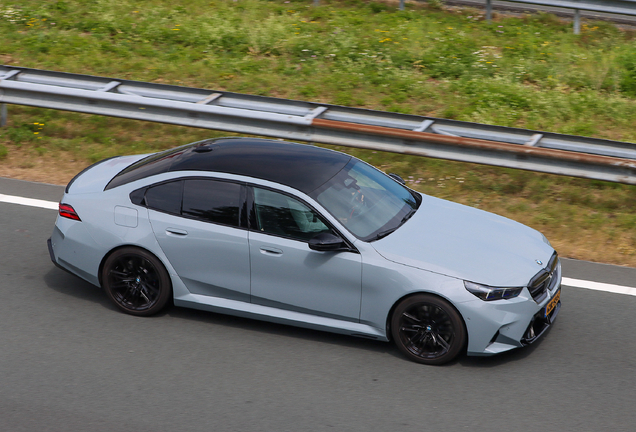 BMW M5 G90