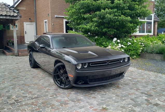 Dodge Challenger SRT-8