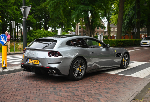 Ferrari GTC4Lusso