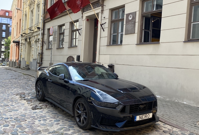 Ford Mustang Dark Horse 2024