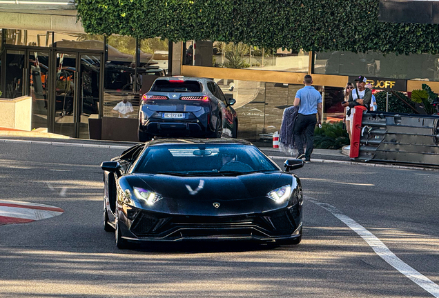 Lamborghini Aventador S LP740-4