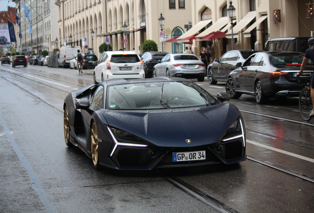 Lamborghini Revuelto