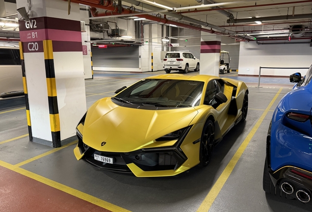Lamborghini Revuelto