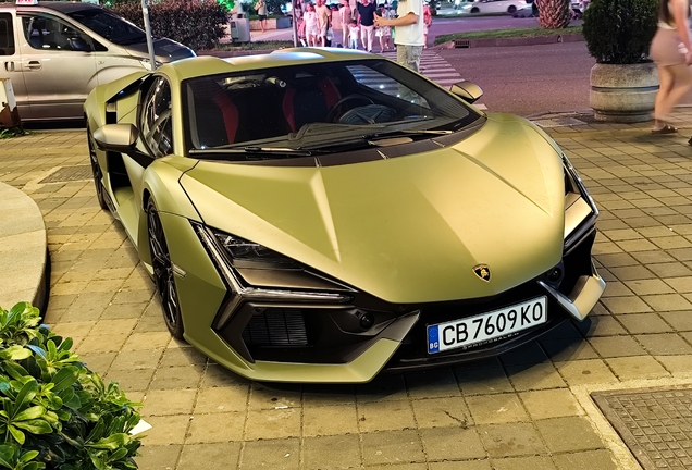 Lamborghini Revuelto