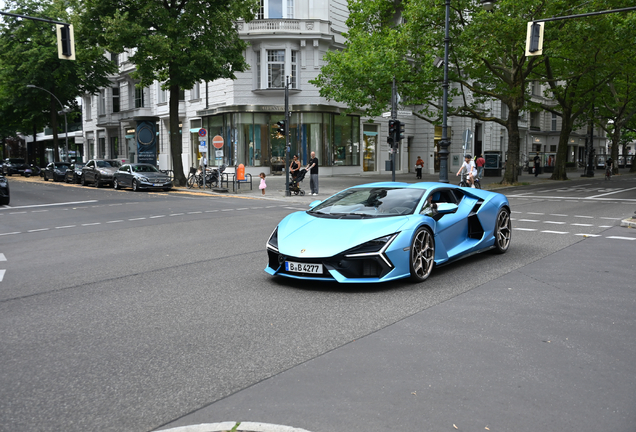 Lamborghini Revuelto