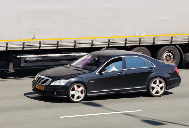 Mercedes-Benz S 63 AMG W221
